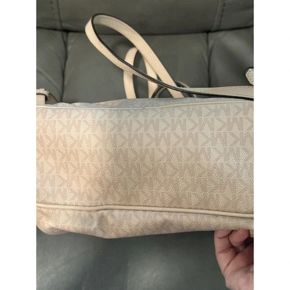 Michael Kors Abbey Pink Signature 3D Floral Applique Backpack Gold Hardware - Picture 6 of 9